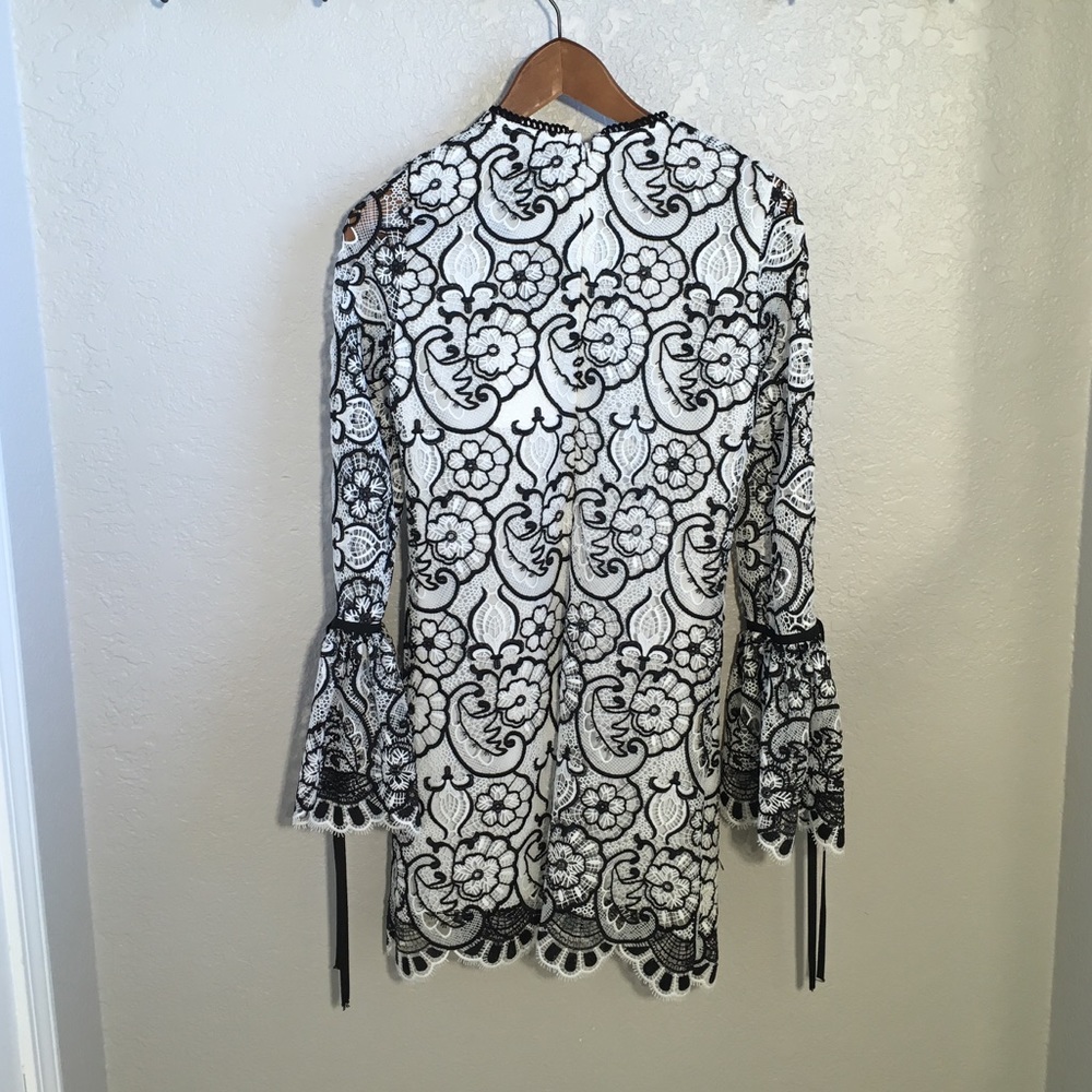 NWT Alexis Rustam Lace Mini Dress Lace Bell Sleeve - Picture 5 of 6